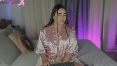 Snapshot of lynda_west chatting on 03.10.25 Lynda online show from 03.10.25