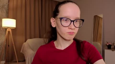 Snapshot of lynettebails chatting on 04.18.26 Sara online show from 04.18.26