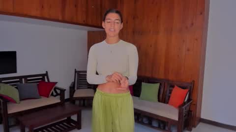 Snapshot of lynn_jackson chatting on 11.30.25 LYNN online show from 11.30.25