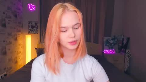 Cozy Lynns room online show from 02.13.26