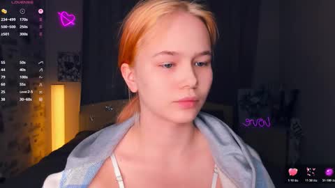 Cozy Lynns room online show from 02.15.26