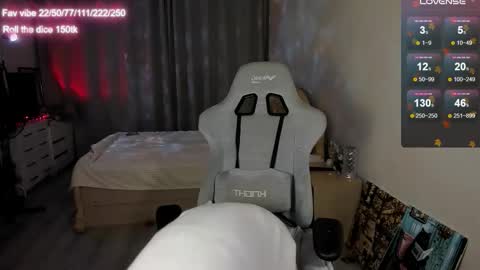 Snapshot of lynne_dawson chatting on 11.23.25 lynne_dawson online show from 11.23.25