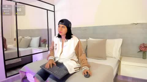 Snapshot of lyra_raven chatting on 05.28.26 lyra_raven online show from 05.28.26