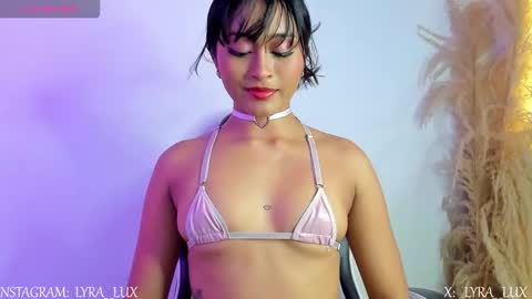 Snapshot of lyralux10 chatting on 11.10.25 lyralux10 online show from 11.10.25