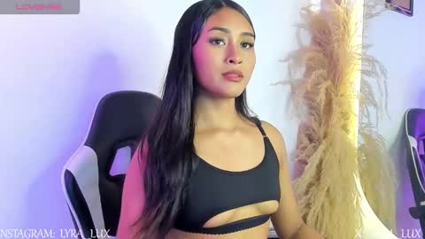 Snapshot of lyralux10 chatting on 11.18.25 lyralux10 online show from 11.18.25