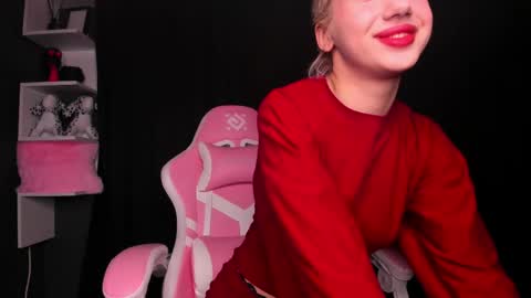 Snapshot of lyrav1el chatting on 05.29.26 Lyra 3 online show from 05.29.26