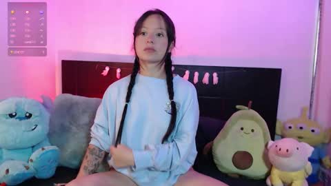 Snapshot of lyshana chatting on 10.16.25 lyshana online show from 10.16.25