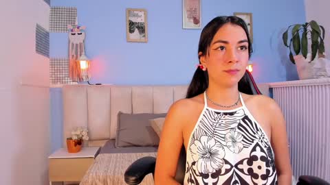 Snapshot of lyzzi_smith01 chatting on 01.08.25 Lizzy smith online show from 01.08.25