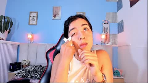 Snapshot of lyzzi_smith01 chatting on 01.22.25 Lizzy smith online show from 01.22.25