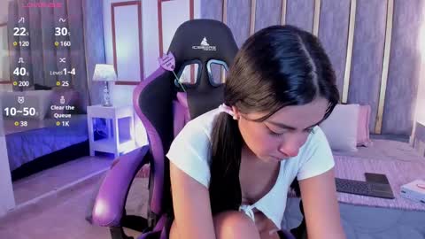 Snapshot of lyzzi_smith01 chatting on 02.14.25 Lizzy smith online show from 02.14.25