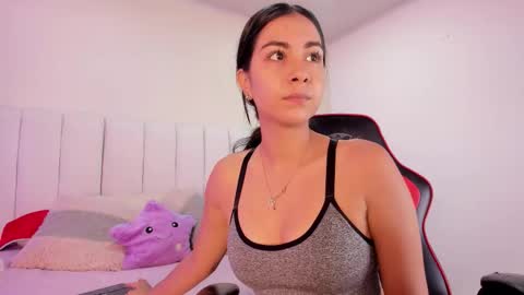 Snapshot of lyzzi_smith01 chatting on 09.10.25 Lizzy smith online show from 09.10.25