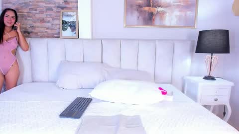 Snapshot of lyzzi_smith01 chatting on 11.12.25 Lizzy smith online show from 11.12.25