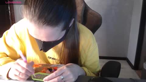 Snapshot of m00n8kiki chatting on 09.20.25 Ksu online show from 09.20.25