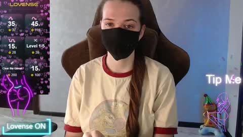 Snapshot of m00n8kiki chatting on 02.11.26 Ksu online show from 02.11.26