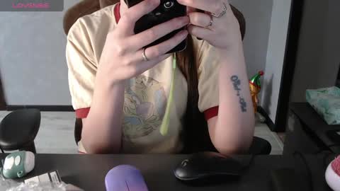 Snapshot of m00n8kiki chatting on 04.16.26 Ksu online show from 04.16.26