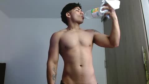 Snapshot of m1chaelx_ chatting on 04.08.26 MICHAEL online show from 04.08.26