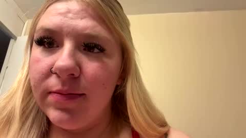 Snapshot of m1lf19 chatting on 04.15.26 m1lf19 online show from 04.15.26