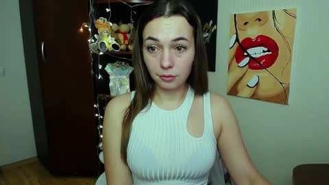 Snapshot of m_vikki chatting on 01.21.25 Vikki online show from 01.21.25