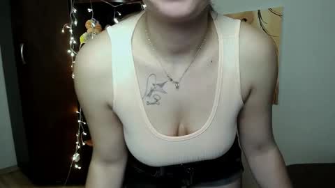 Snapshot of m_vikki chatting on 03.04.25 Vikki online show from 03.04.25