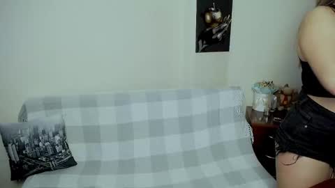 Snapshot of m_vikki chatting on 09.16.25 Vikki online show from 09.16.25