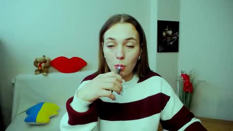 Snapshot of m_vikki chatting on 11.14.25 Vikki online show from 11.14.25