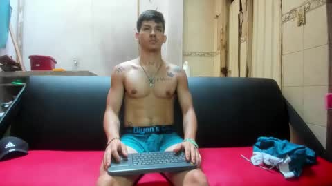 Snapshot of maaster420 chatting on 02.11.25 itgram pezlo josue online show from 02.11.25