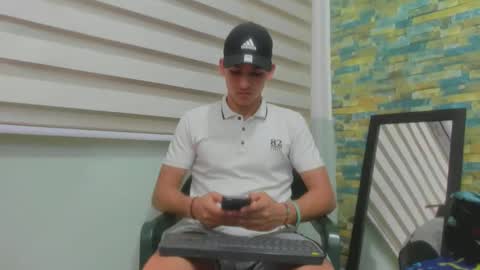 Snapshot of maaster420 chatting on 02.16.25 itgram pezlo josue online show from 02.16.25