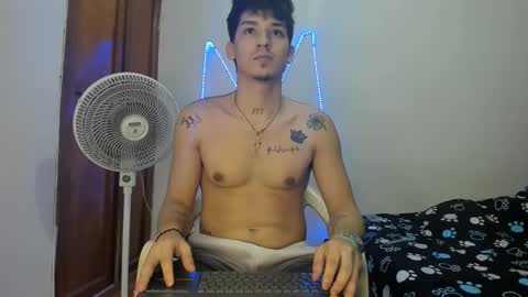 Snapshot of maaster420 chatting on 09.22.25 itgram pezlo josue online show from 09.22.25