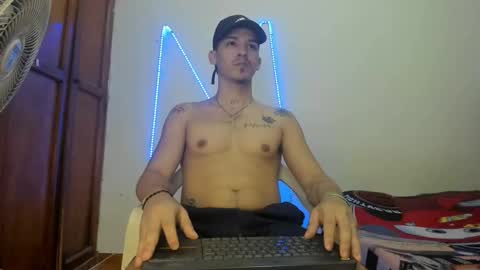 Snapshot of maaster420 chatting on 10.13.25 itgram pezlo josue online show from 10.13.25