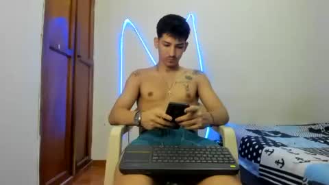 Snapshot of maaster420 chatting on 12.01.25 itgram pezlo josue online show from 12.01.25