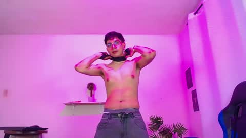 Max online show from 04.15.26