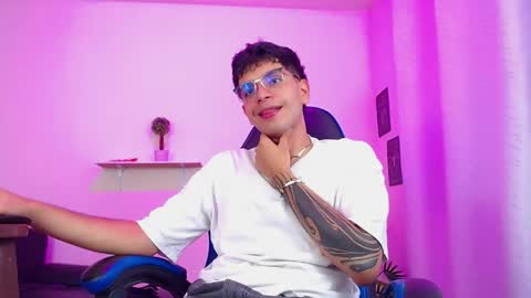 Max online show from 04.15.26