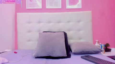 macarena_05_ online show from 03.16.26