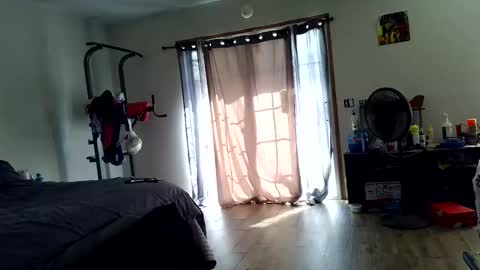 Mace Shwanger online show from 04.18.26