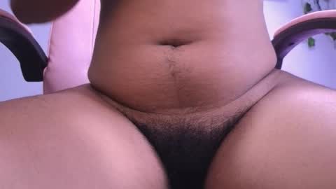 Macey Elliot Modelo Independiente online show from 10.31.25