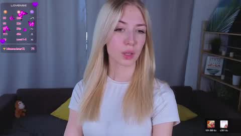 Snapshot of machellehollenback chatting on 05.18.26 Katerina online show from 05.18.26