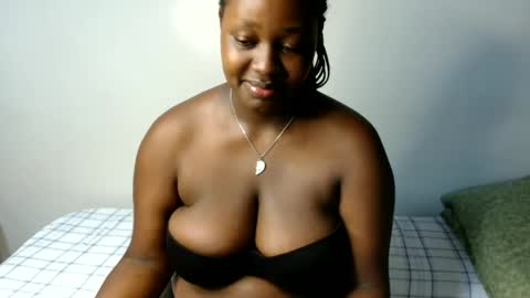 Snapshot of macie_smith chatting on 03.19.26 smith online show from 03.19.26