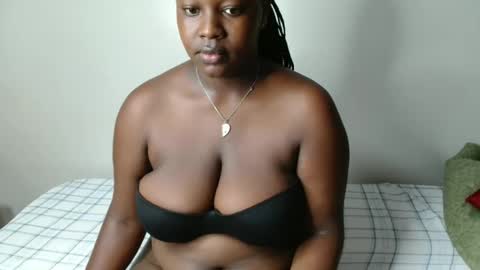 Snapshot of macie_smith chatting on 03.19.26 smith online show from 03.19.26