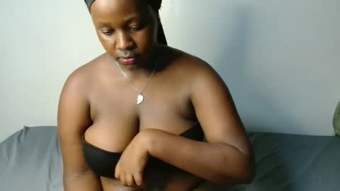 Snapshot of macie_smith chatting on 03.31.26 smith online show from 03.31.26