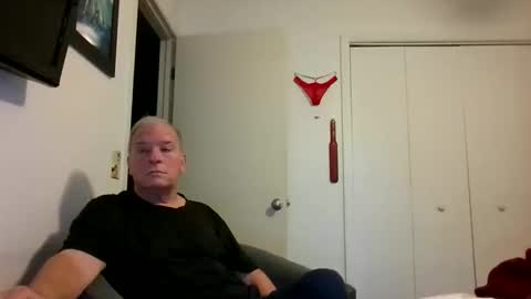 mackdocc001 online show from 04.11.26