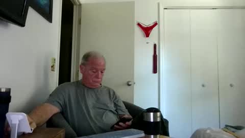 Snapshot of mackdocc001 chatting on 04.21.26 mackdocc001 online show from 04.21.26