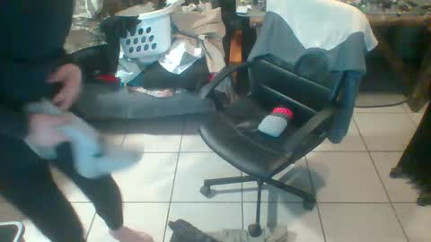 Snapshot of mackdog1369 chatting on 02.18.25 mackdog1369 online show from 02.18.25