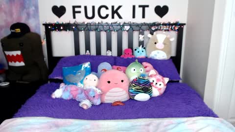 Snapshot of mackenziewolfe chatting on 12.03.24 Mackenzie Wolfe online show from 12.03.24