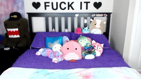 Snapshot of mackenziewolfe chatting on 01.06.25 Mackenzie Wolfe online show from 01.06.25