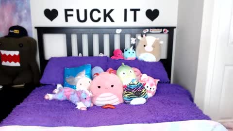 Snapshot of mackenziewolfe chatting on 09.26.25 Mackenzie Wolfe online show from 09.26.25