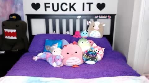 Snapshot of mackenziewolfe chatting on 10.03.25 Mackenzie Wolfe online show from 10.03.25