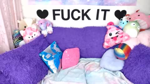 Snapshot of mackenziewolfe chatting on 02.27.26 Mackenzie Wolfe online show from 02.27.26