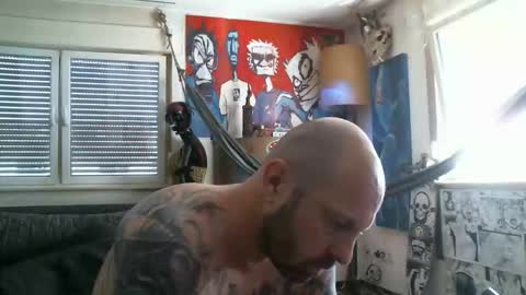 Snapshot of mad_dem0n chatting on 09.13.25 Manuel online show from 09.13.25