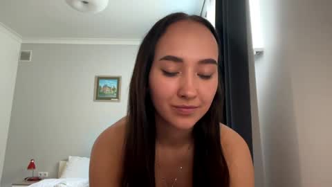 Snapshot of madalyneaks chatting on 05.16.26 Lilo online show from 05.16.26