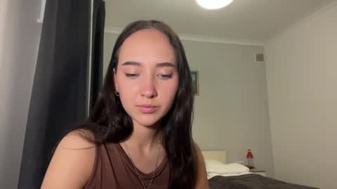 Snapshot of madalyneaks chatting on 05.18.26 Lilo online show from 05.18.26